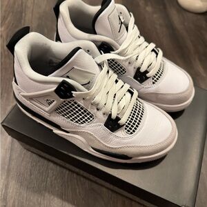 Air Jordan “Military 4s”